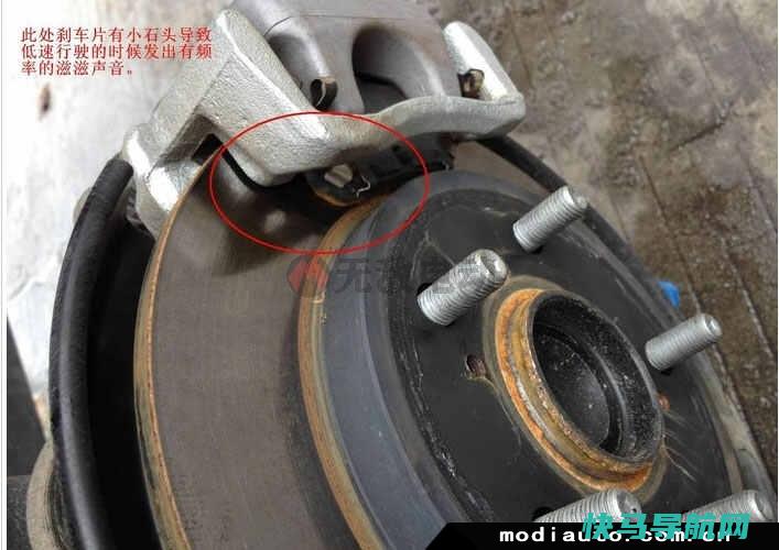 一踩刹车就吱吱响怎么回事？新车刹车有吱吱声怎么解决