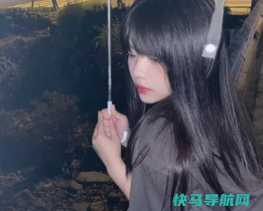 第二次见面男生牵我手了代表什么？男生没表白就牵手怎么做